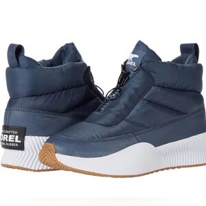 NWT Sorel Out N About Puffy Zip Boots inUniform Blue sz 7